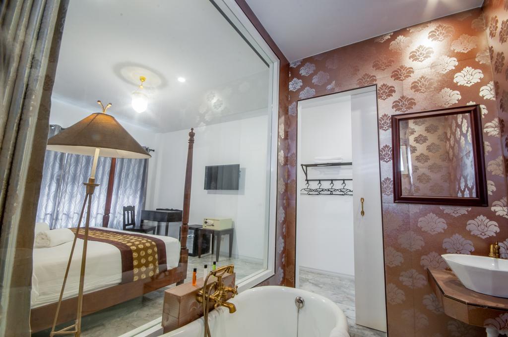 Dharasom' S Colonial House Hotel Bangkok Exterior photo
